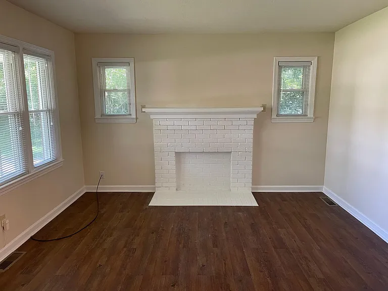 4710 Shepherdsville Rd — Photo 4