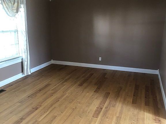 3rd image of 1404 N Greenwich Ave