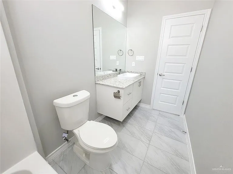 1409 Alta Vista Dr #3 — Photo 11