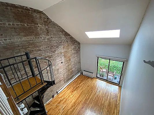 4th image of 328 W 11th St APT 4E