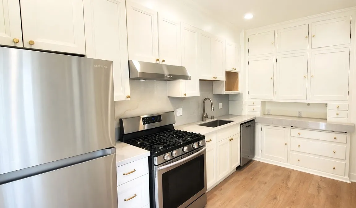 1 bed, 800 sqft, $5,490 — Photo 3