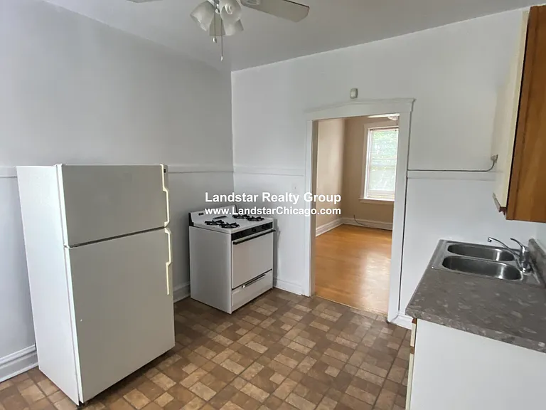 3256 W Belle Plaine Ave #3 — Photo 9
