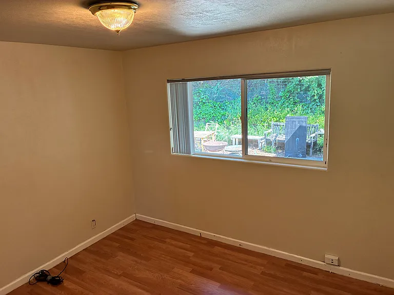 4512 Montgomery Dr — Photo 6