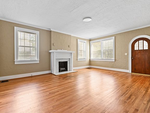3rd image of 1008A Fitzpatrick Ave