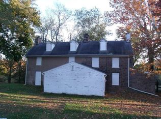 1 Quinn Cir, Holland, PA 18966