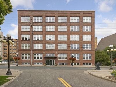 225 9th St E Unit 406, Saint Paul, MN, 55101