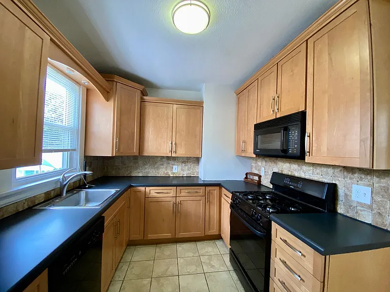 4200 Marburg Ave — Photo 4