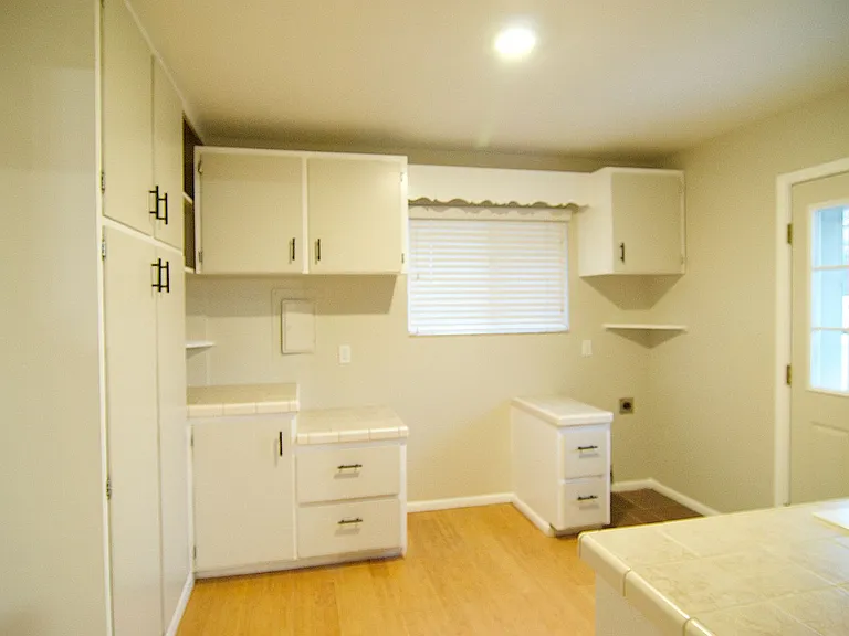 147 N 3900 E — Photo 8
