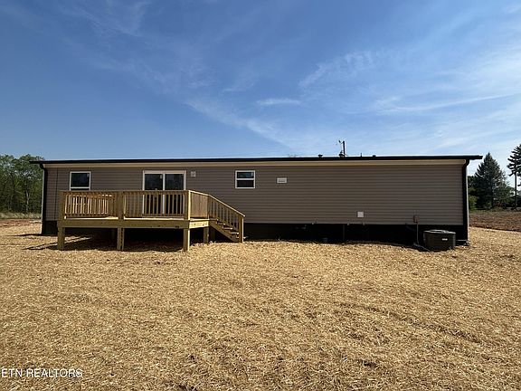 4th image of 216 Community Dr