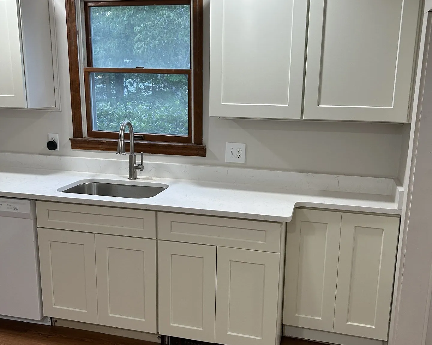 2 bed, 1.0 bath, 700 sqft, $2,200 — Photo 2