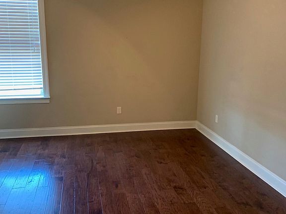 4th image of 101 Crystal Bay Ct