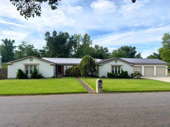8011 Marywood Dr, Newburgh, IN 47630
