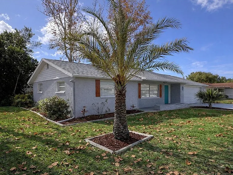 7924 Halsey Dr — Photo 2
