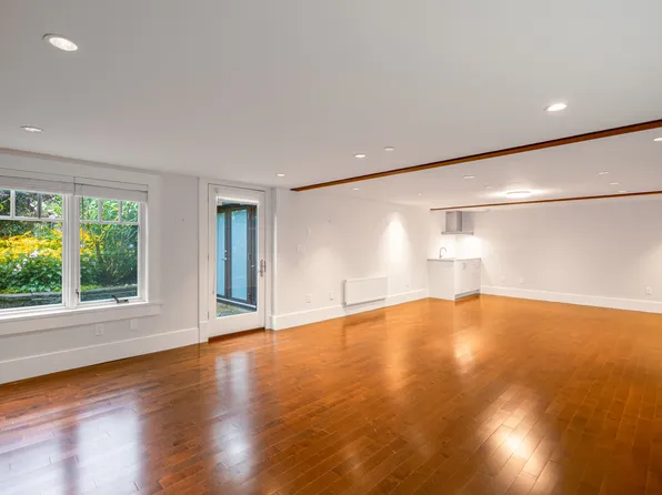 4208 W 13th Ave, Vancouver, BC V6R 2T8