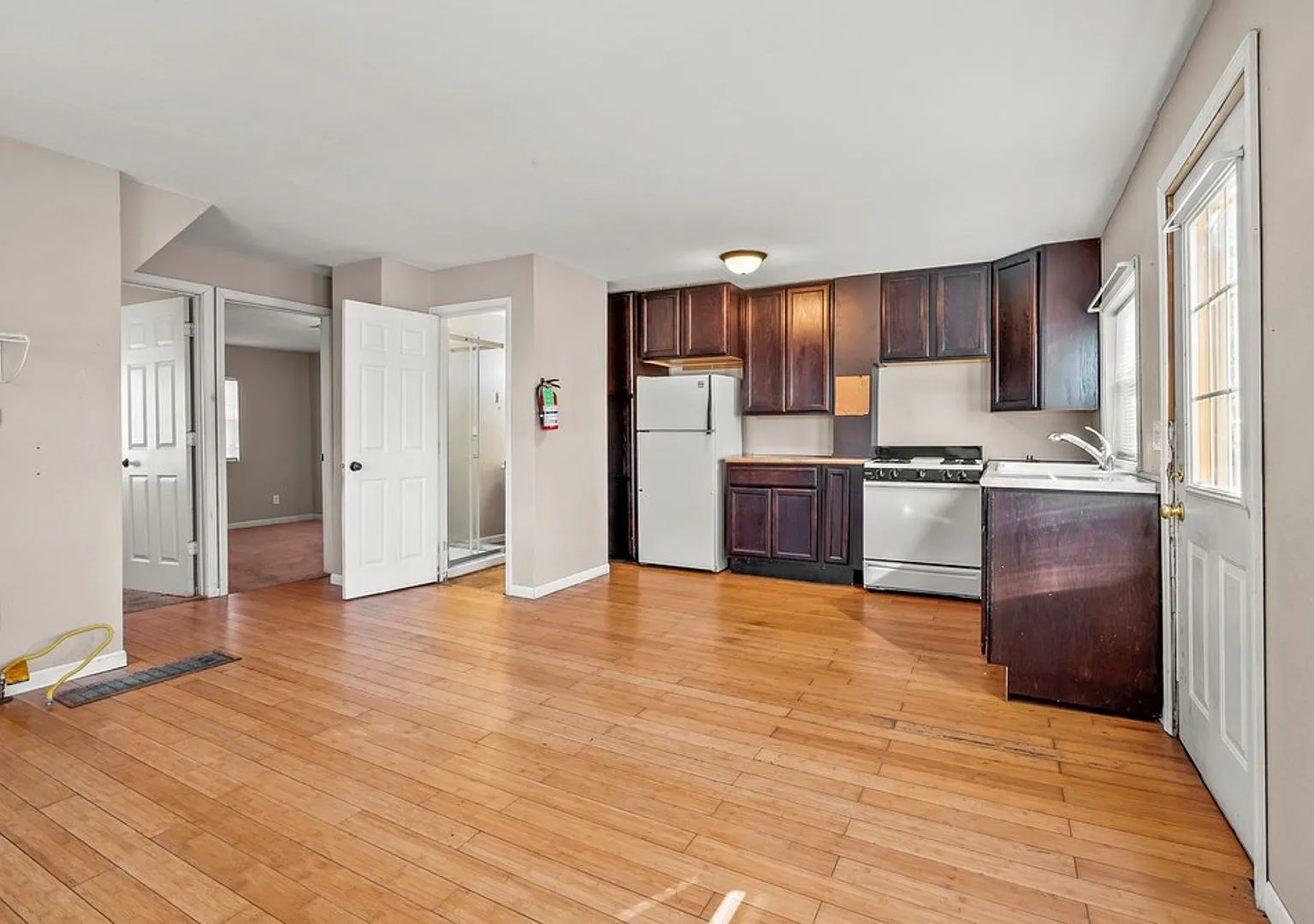 309 W 10th St - Cedar Falls — Photo 3