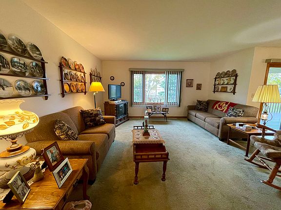 5th image of 638 W Burbank Ave