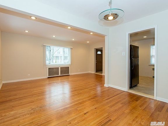 3rd image of 223 Brown St