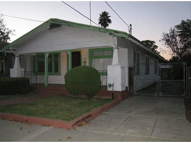 115 Cottage Grove Ave photo 1