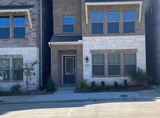 217 Peach Orchard Ln, Euless, TX 76040