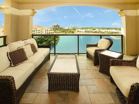 Home For Sale In The Landmark