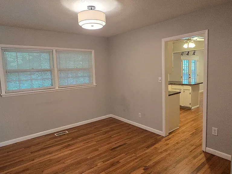2902 Highbrook Ct — Photo 7
