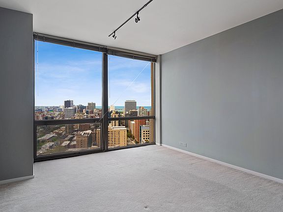 5th image of 2650 N Lakeview Ave APT 3107