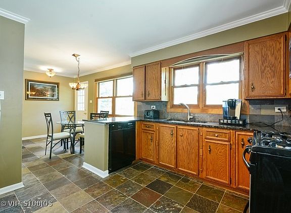 3rd image of 212 N Elmwood Ave