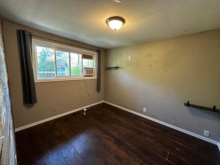 636 West Thornton Lake Dr NW — Photo 5