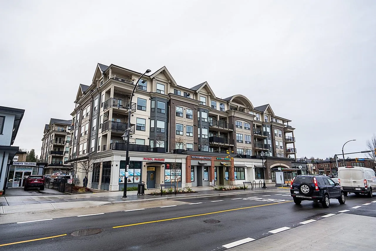 2493 Montrose Ave #301 photo 1