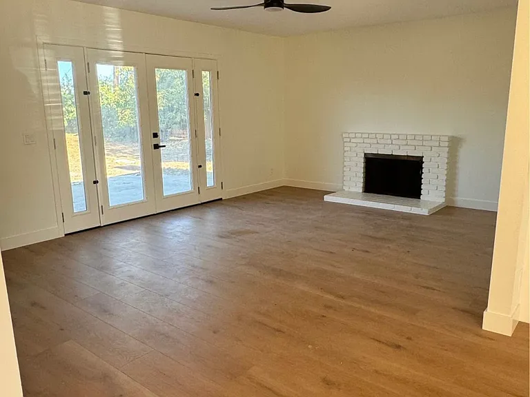 219 Sandberg St #A — Photo 3