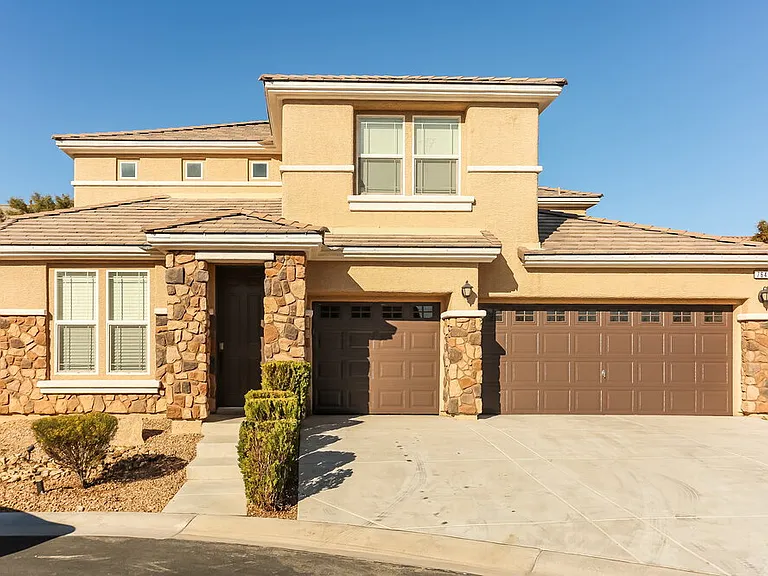 7649 Heavenly Peak St — Photo 1