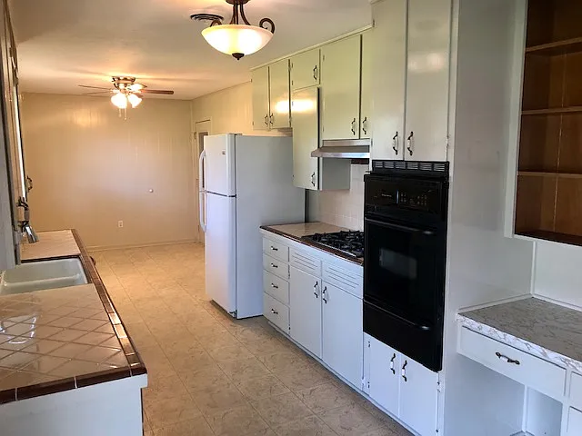 3 bed, 1476 sqft, $1,995 — Photo 3