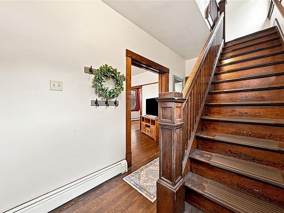 4th image of 821 21st St