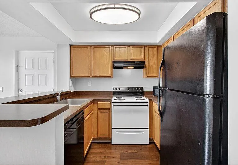 728 Executive Center Dr #29 — Photo 2