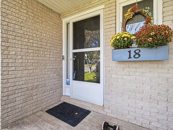 3rd image of 18 Red Maple Dr