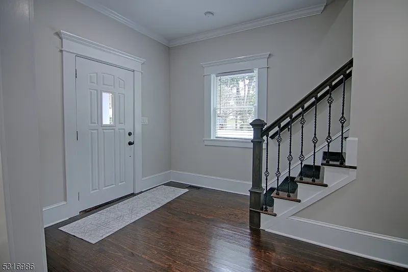 3 bed, 2.5 bath, $5,000 — Photo 4