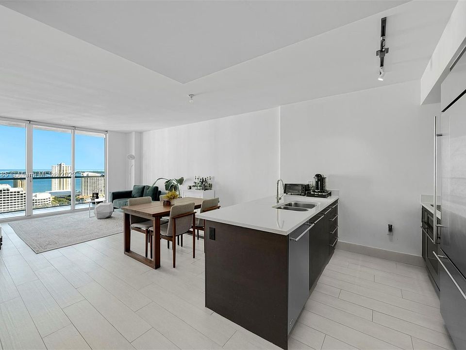 1st image of 500 Brickell Ave APT 2800
