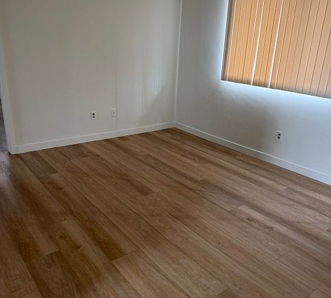 3rd image of 16715 Prairie Ave APT 6