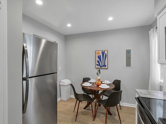 4th image of 380 Forest St #D