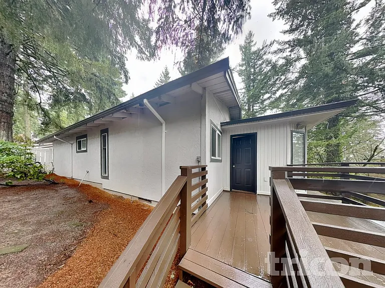 1581 Woodland Ter — Photo 16