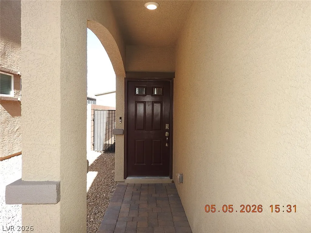 4 bed, 2.5 bath, 1862 sqft, $2,300 — Photo 3