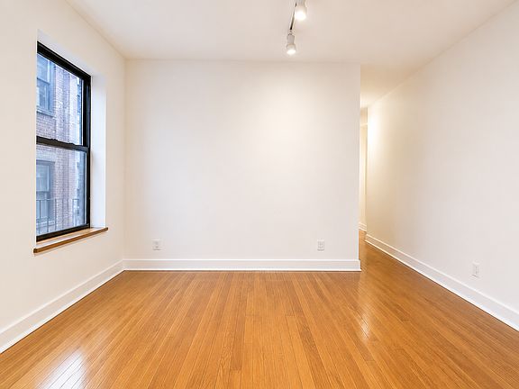 5th image of 3133 Broadway APT 6