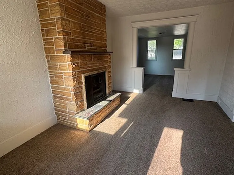 2712 Fox Ave — Photo 2