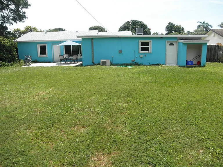 431 Virginia Dr — Photo 4