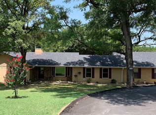 709 Country Club Rd, Argyle, TX 76226