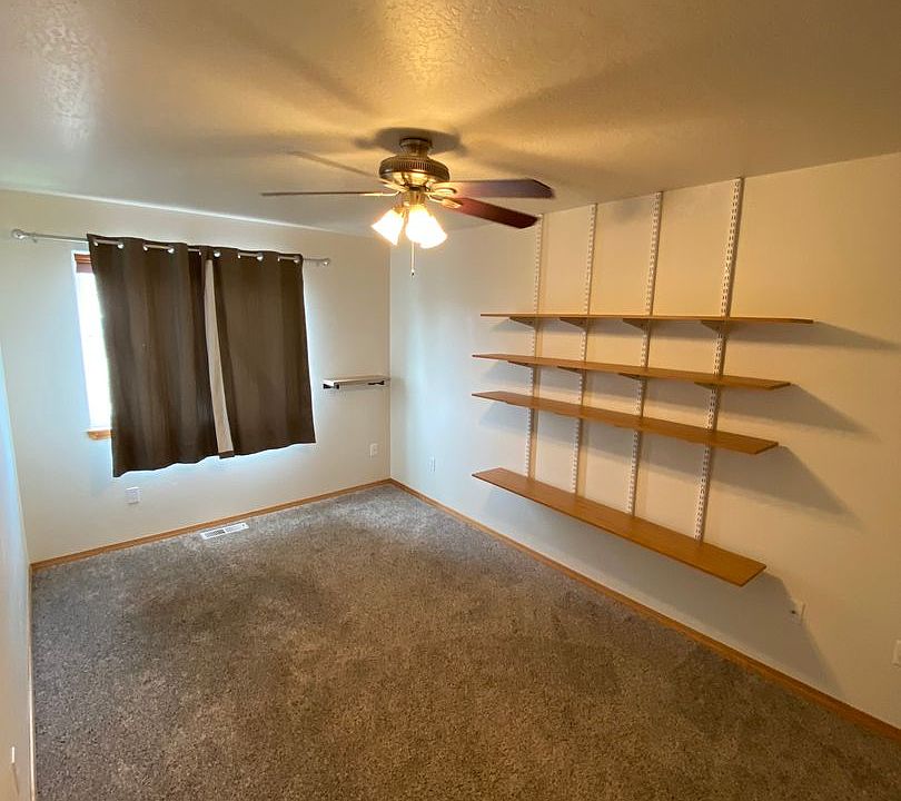 1st image of 601 Lafray Ln