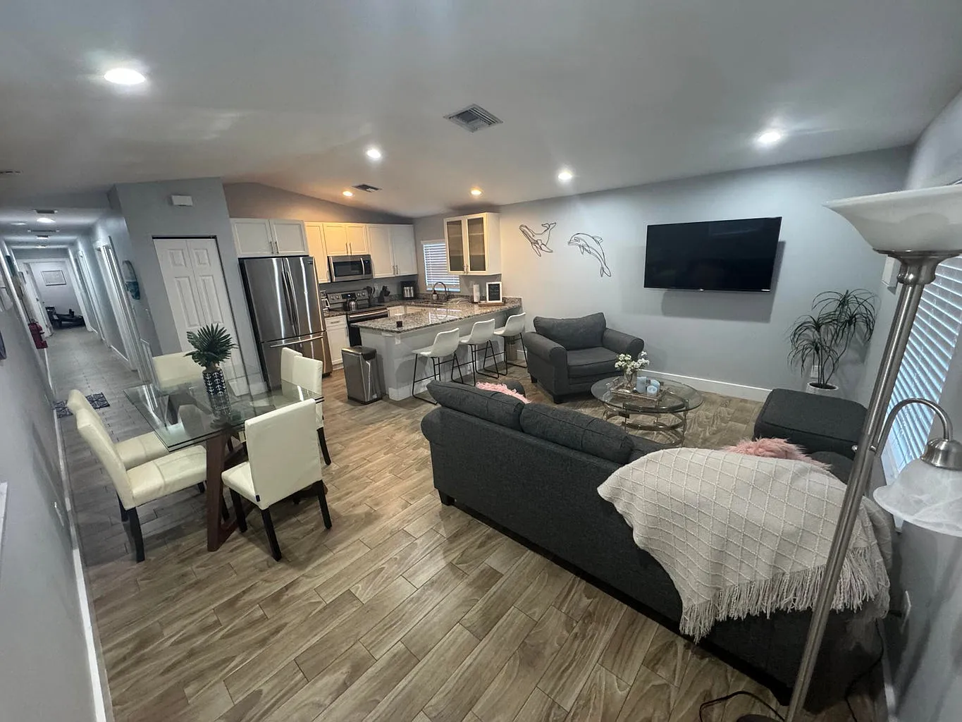 3 bed, 1368 sqft, $3,350 — Photo 2