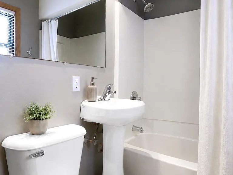2660 N Humboldt Blvd #20 — Photo 5