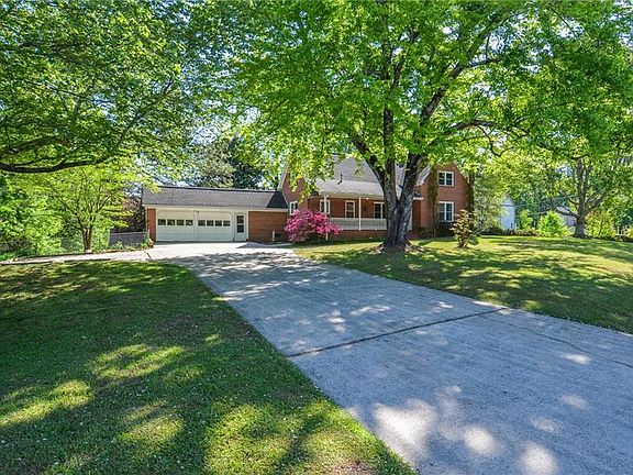 4th image of 716 Killian Hill Rd