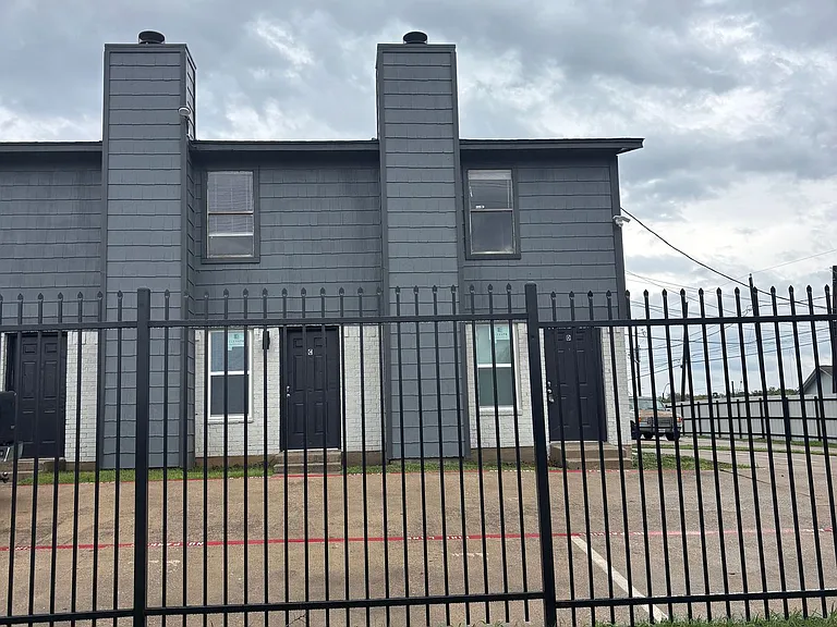 3204 McLean St #C — Photo 4